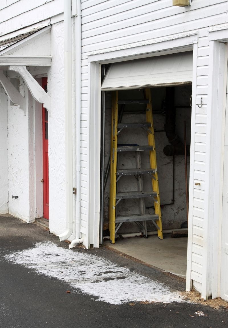 Signs Your Garage Door Needs a Tune-Up in Brooklyn
