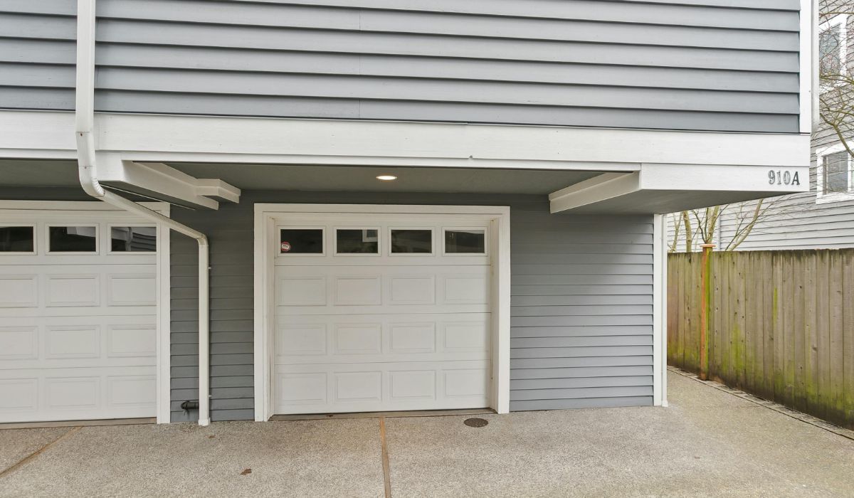 Fast Garage Door Repair in Crown Heights Call Wyckoff Garage Door Now!